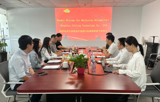 马来西亚代表团莅临太空消防考察交流